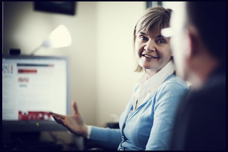 A senior instructional designer at CITL talks candidly with a faculty member. A senior instructional designer at CITL talks candidly with a faculty member.
